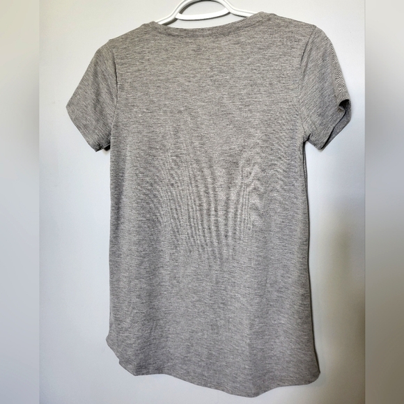 💥4 for $30💥 Maurice's Women's XS grey fun t-shirt - Picture 2 of 9